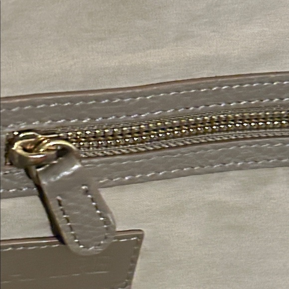 Chic Taupe Leather Tote Bag EUC ❤️❤️❤️ - Picture 9 of 12